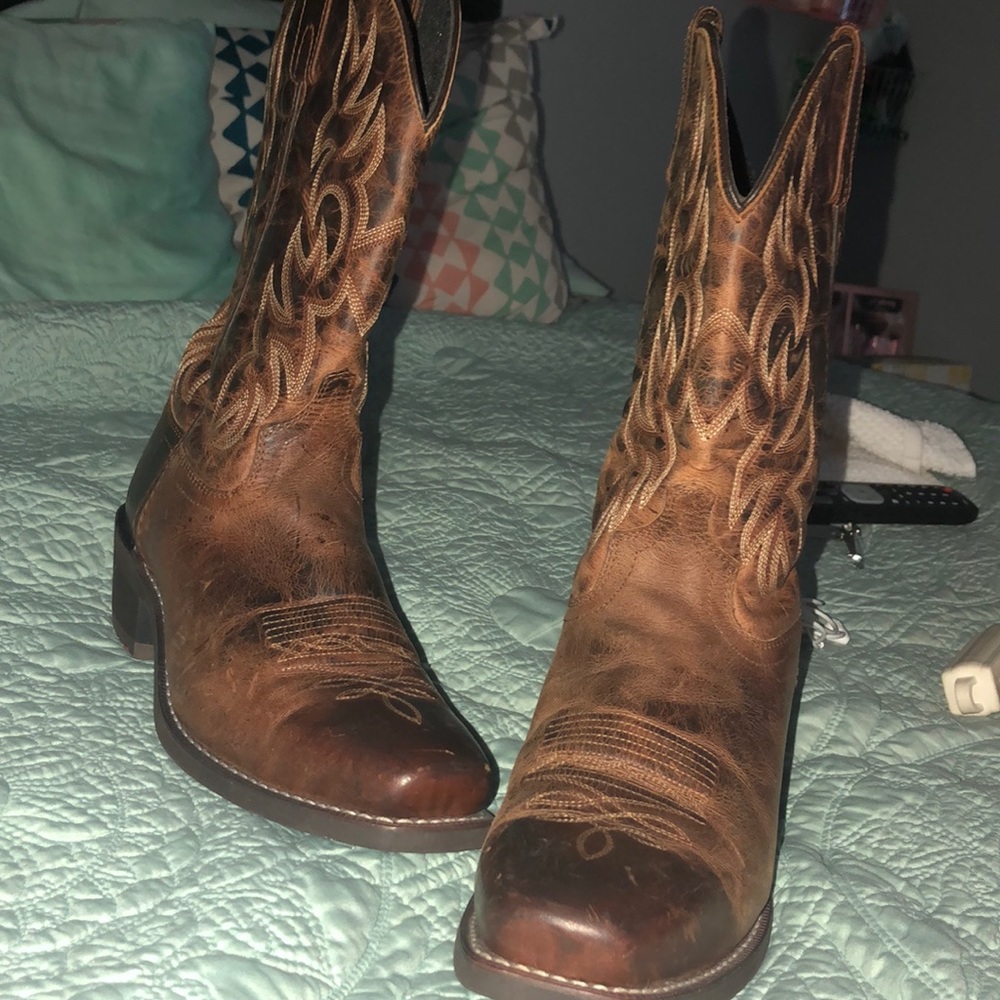 men’s size 10 LAREDO cowboy boots